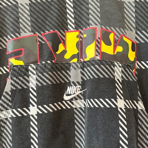 Nike Kids Black and Gray Striped Sweatshirt with Pocket Size Large - Picture 4 of 9